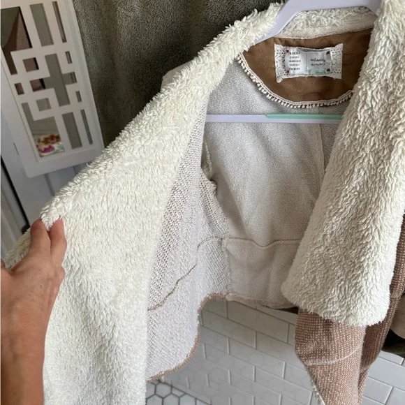 Anthropologie -Saturday Sunday-Cozy Cream/Tan Open-Front Sherpa Shawl/Cardigan - Picture 7 of 15